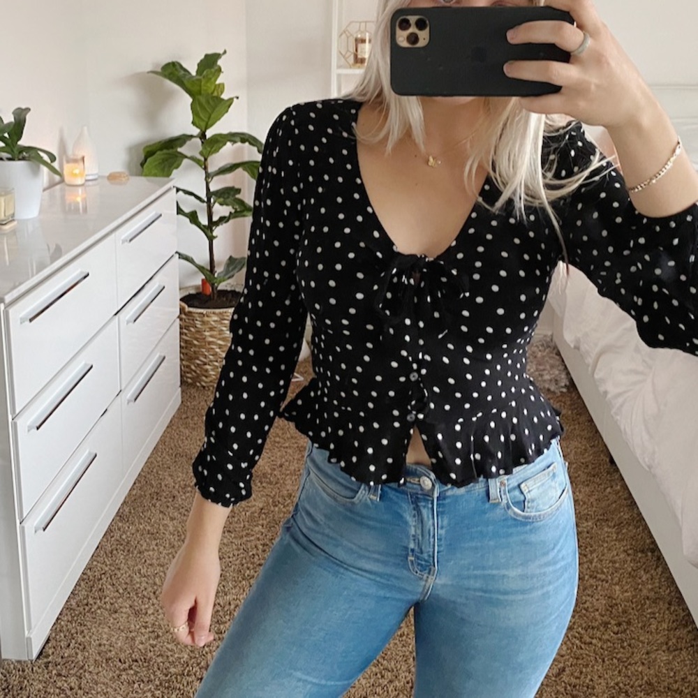 Front tie polka dot top